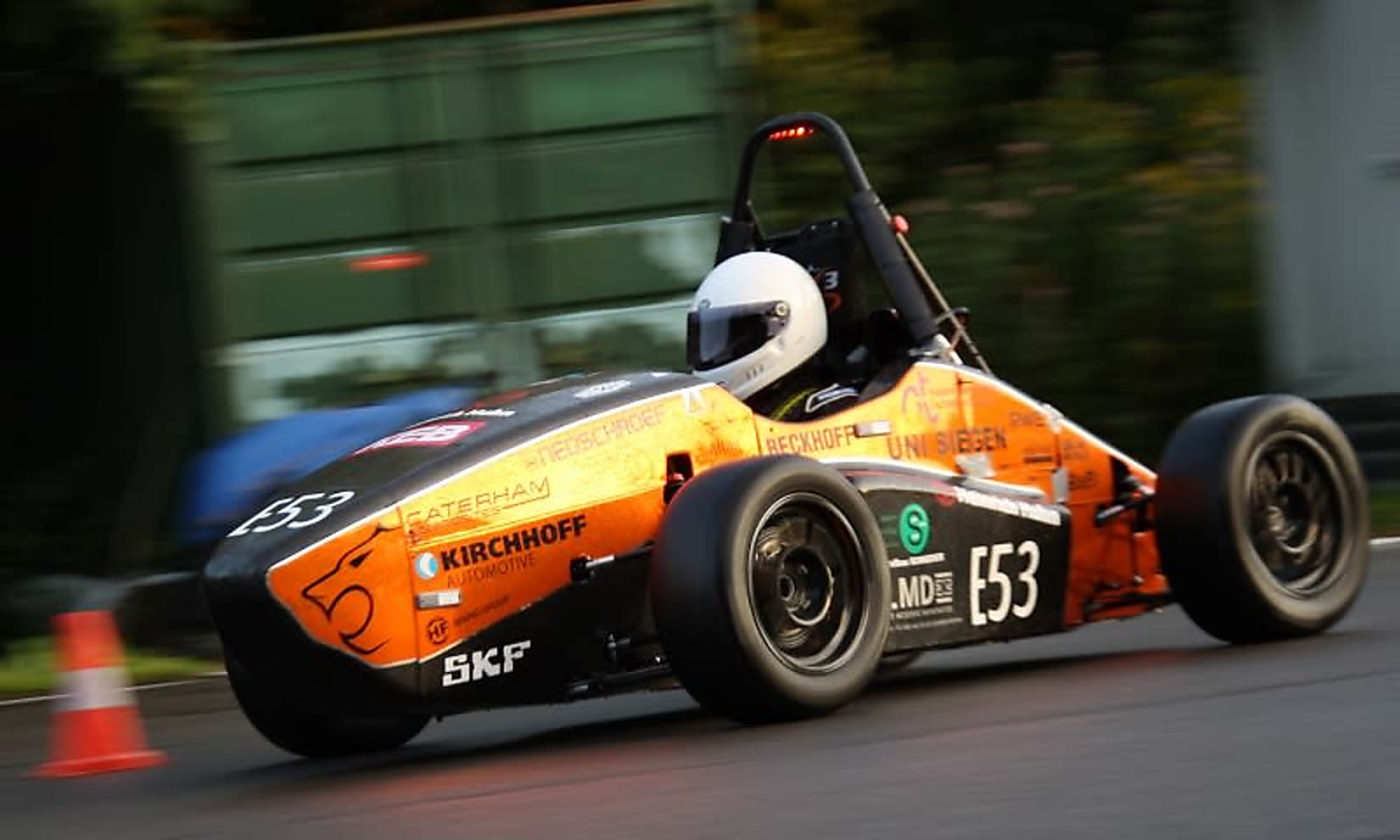 Get CAN diagnostics from racing cars at each pit stop using wireless CAN communication