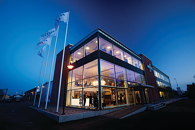 hms_hq_night_hms