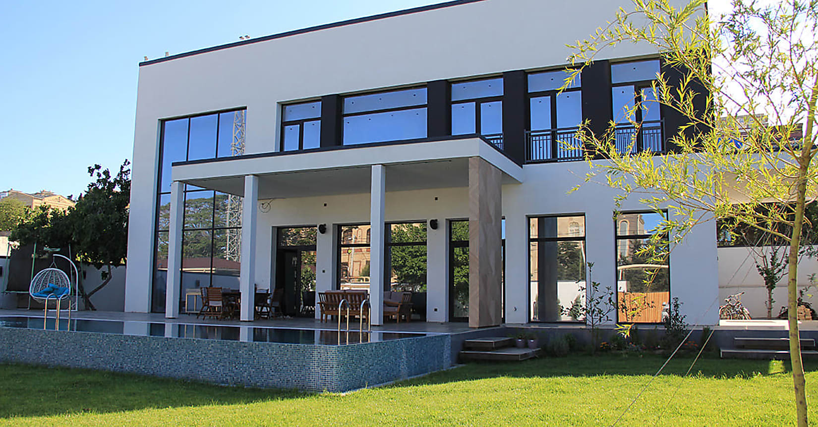 KNX_Award_Winning_Baku_White_House_Case_story