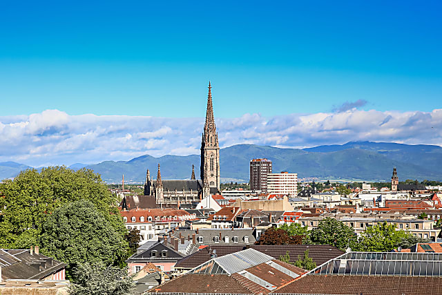 shutterstock_1221394438